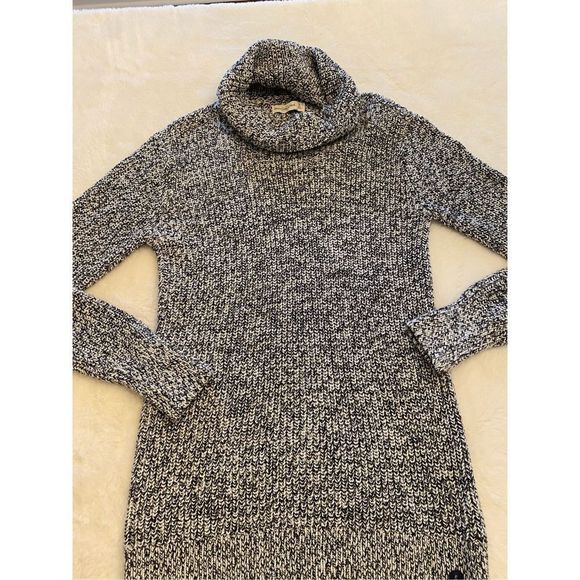 Abercrombie and Fitch sweater dress - Picture 4 of 5